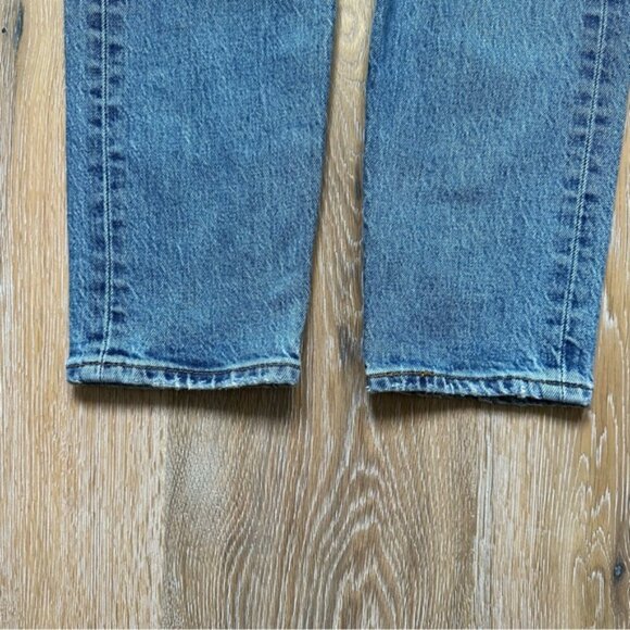 REVOLVE Levi's Wedgie Icon Fit Jeans in These Dreams Wash - Size 26 - Picture 14 of 16